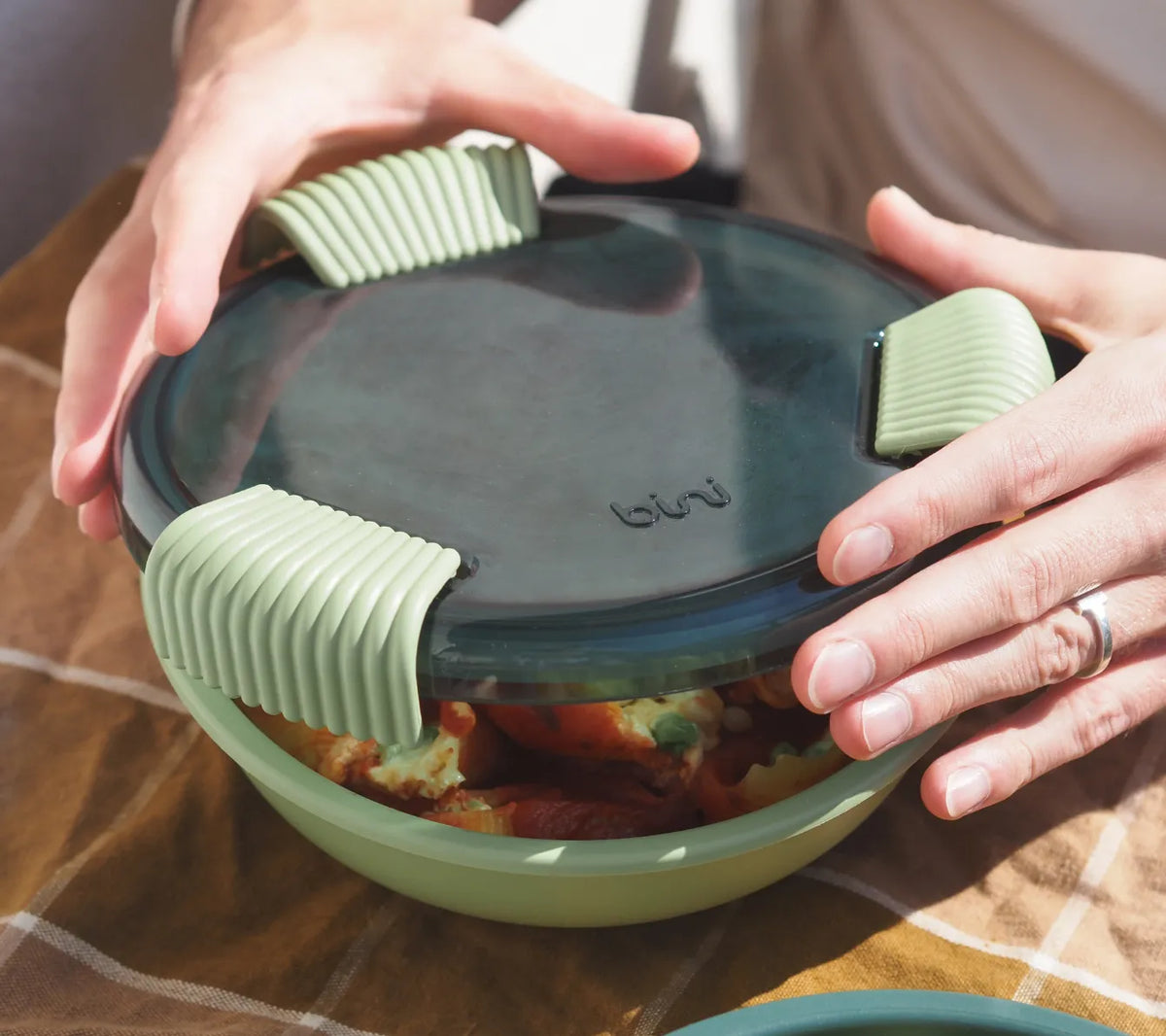 bini binibox lunchbox hermetique signature olive 3  11zon 48ccb709 9ab2 46a9 839e a8480ef273af